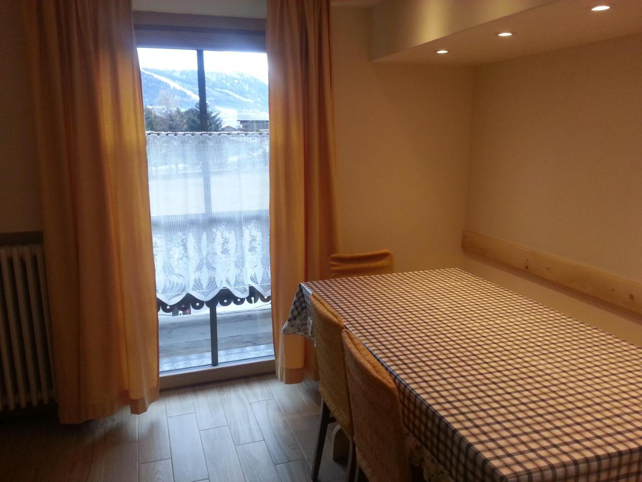 Chalet Del Sole per gruppi Livigno Exterior foto